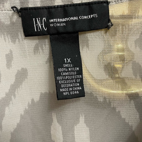 Womens v-neck - Picture 2 of 3